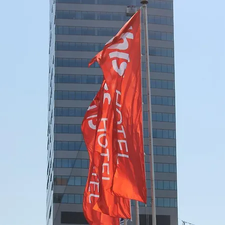 Ibis 3*